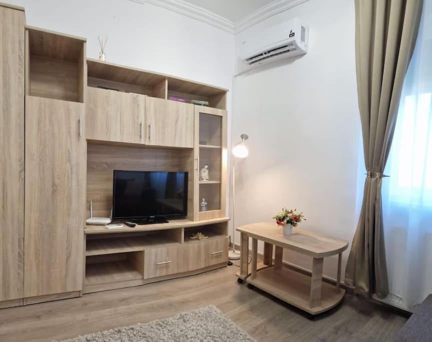 Little And Cozy Studio Breakfast Included Timisoara Esterno foto